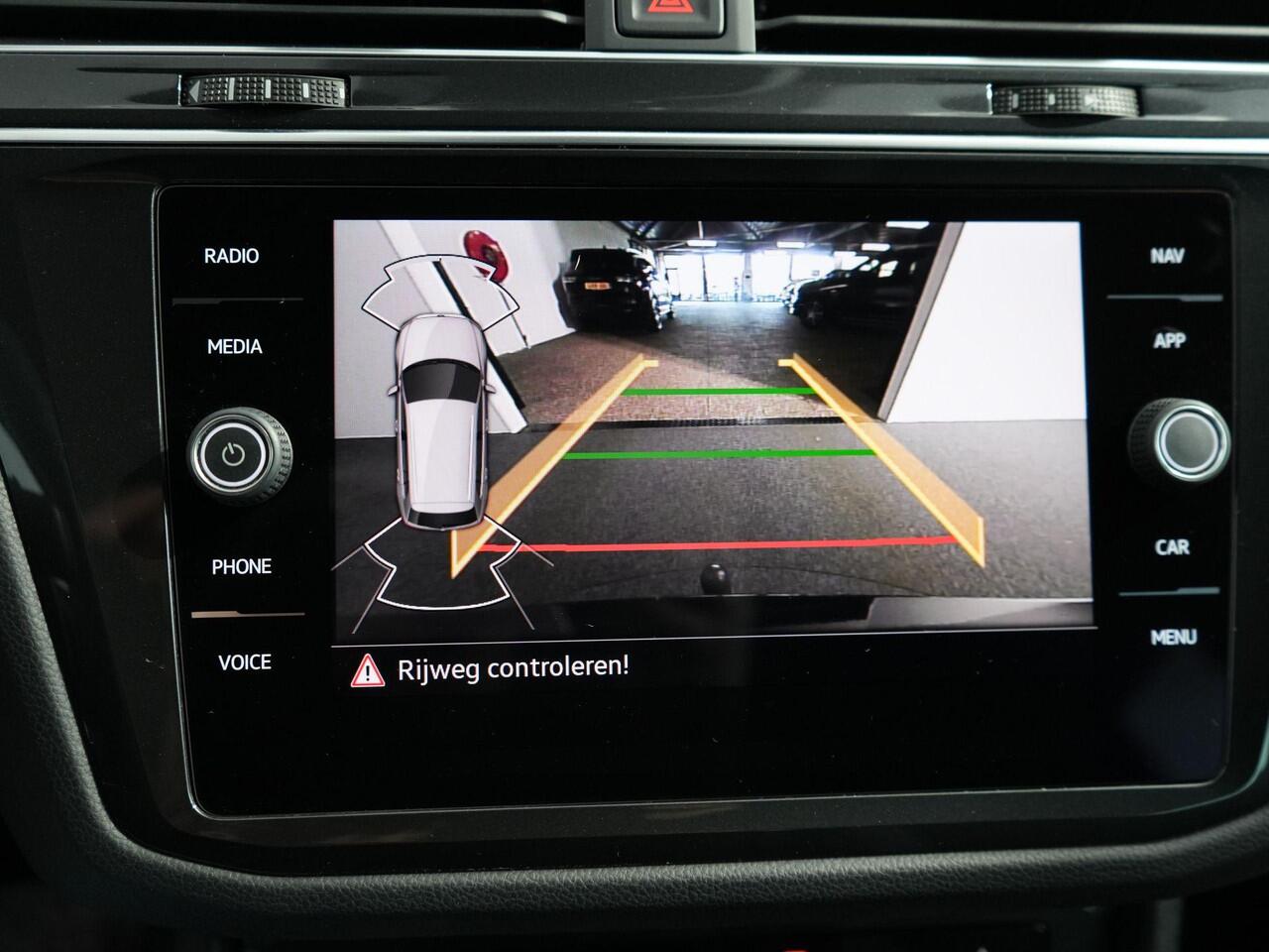 Volkswagen TIGUAN 1.4 TSI eHybrid R-Line Business+ | Trekhaak | Carplay | Camera | Matrix IQ |