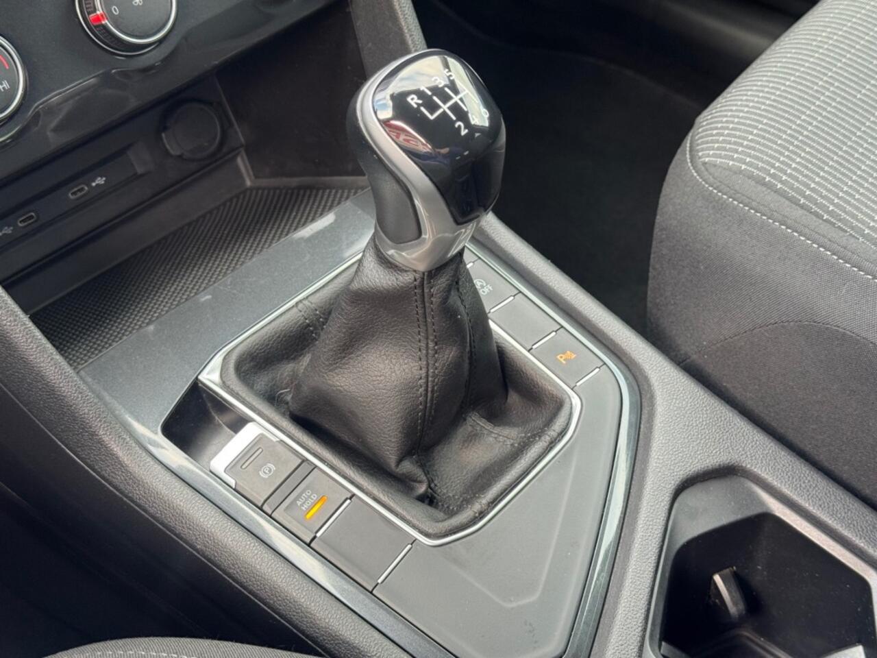 Volkswagen TIGUAN 1.5 TSI ACT. FACELIFT LED NAVI CARPLAY AIRCO LMV PDC