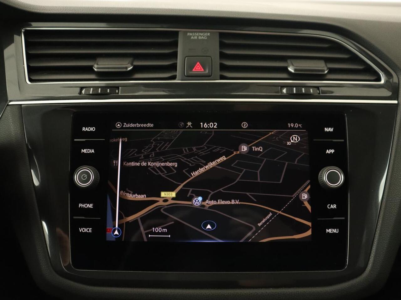 Volkswagen TIGUAN Allspace 1.5 TSI Comfortline 7-persoons | 1e eigenaar | Trekhaak | Adaptive cruise | Keyless | Carplay | Navigatie | Climate control | DAB | Parkeerhulp | Bluetooth