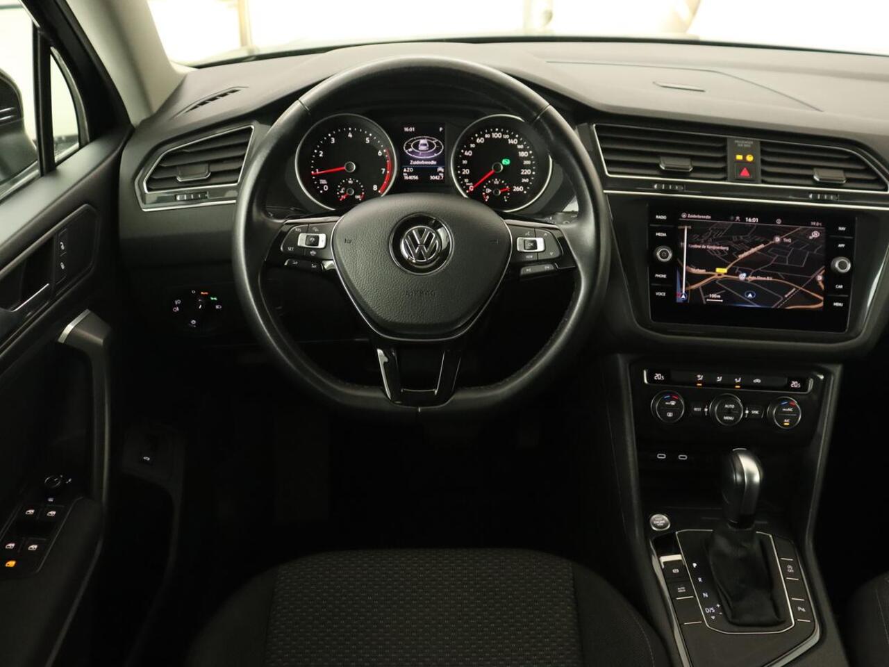 Volkswagen TIGUAN Allspace 1.5 TSI Comfortline 7-persoons | 1e eigenaar | Trekhaak | Adaptive cruise | Keyless | Carplay | Navigatie | Climate control | DAB | Parkeerhulp | Bluetooth