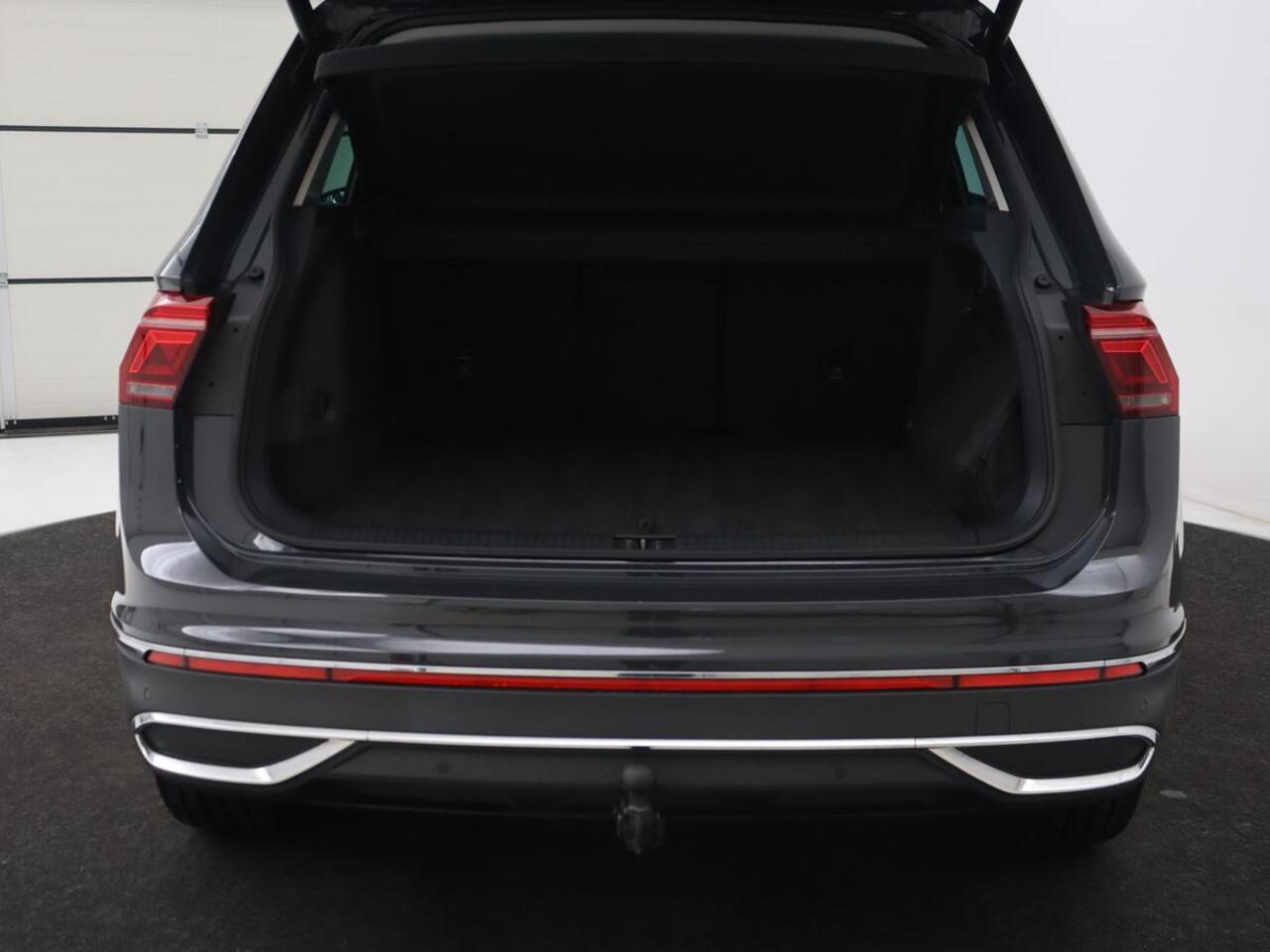 Volkswagen TIGUAN 1.4 TSI eHybrid Style | Trekhaak | Stoelverwarming | 360 Camera | Adaptive cruise | Carplay | Park Assist | Achterbankverwarming | Virtual Cockpit | PHEV | Plug In
