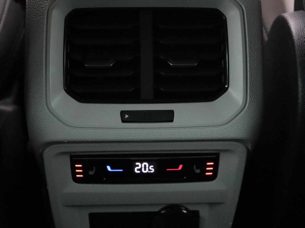 Volkswagen TIGUAN 1.4 TSI eHybrid Style | Trekhaak | Stoelverwarming | 360 Camera | Adaptive cruise | Carplay | Park Assist | Achterbankverwarming | Virtual Cockpit | PHEV | Plug In