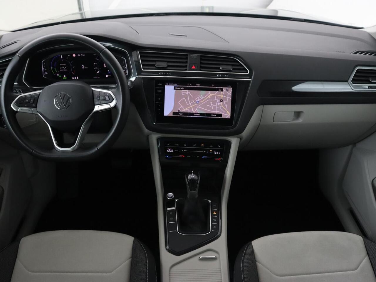 Volkswagen TIGUAN 1.4 TSI eHybrid Style | Trekhaak | Stoelverwarming | 360 Camera | Adaptive cruise | Carplay | Park Assist | Achterbankverwarming | Virtual Cockpit | PHEV | Plug In