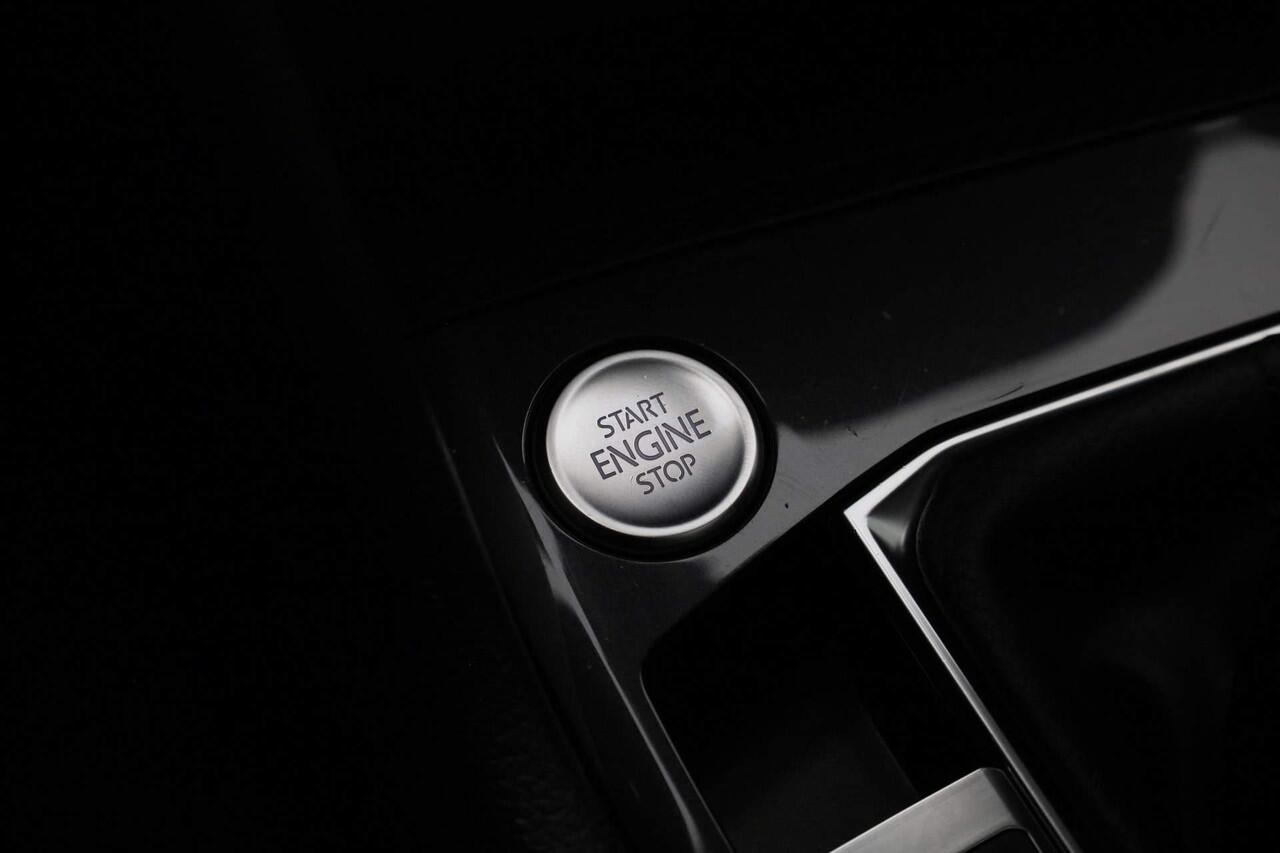 Volkswagen TIGUAN 1.4 TSI 245PK DSG eHybrid Elegance | Pano | IQ Light | Camera | Navi | ACC | Keyless | 18 inch