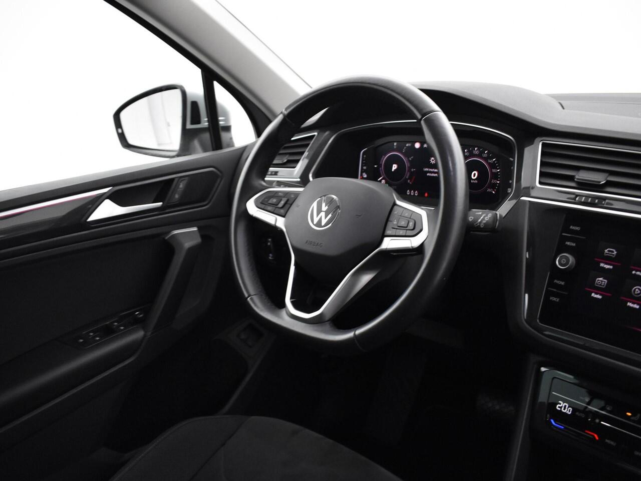 Volkswagen TIGUAN 1.4 Tsi 245pk DSG eHybrid Elegance · Panoramadak · Camera · Keyless · Apple/Android Car Play · Navi · P-Sensoren · 18'' Inch ·