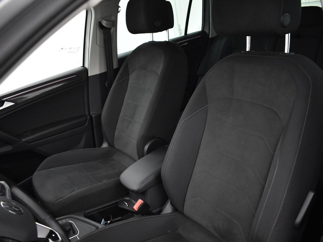 Volkswagen TIGUAN 1.4 Tsi 245pk DSG eHybrid Elegance · Panoramadak · Camera · Keyless · Apple/Android Car Play · Navi · P-Sensoren · 18'' Inch ·