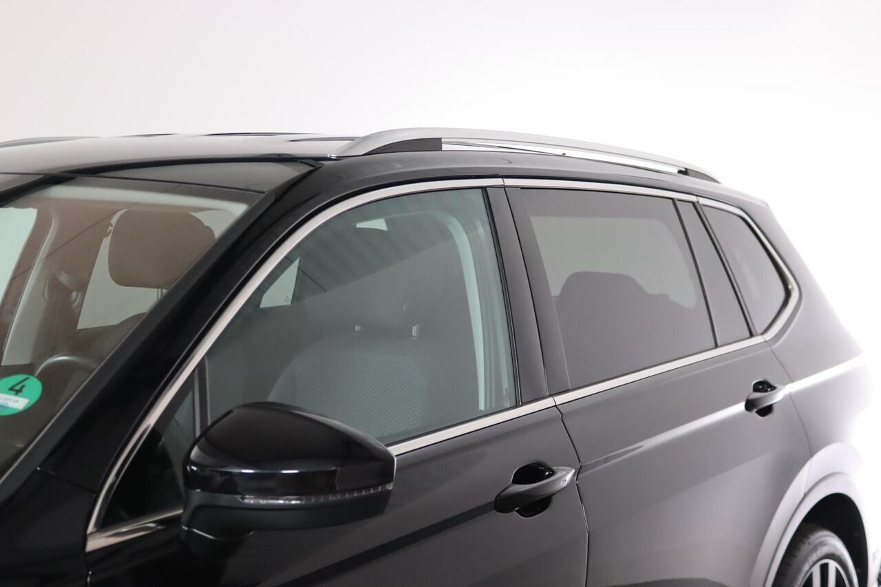 Volkswagen TIGUAN Allspace 1.5 TSI Comfortline Business 7-Persoons Trekhaak, LED, Keyless, Navigatie,