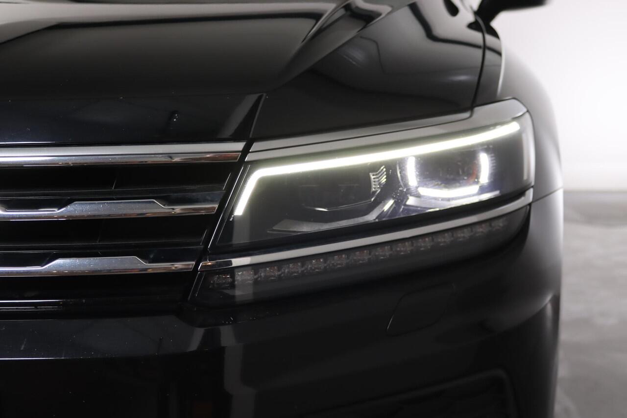 Volkswagen TIGUAN Allspace 1.5 TSI Comfortline Business 7-Persoons Trekhaak, LED, Keyless, Navigatie,