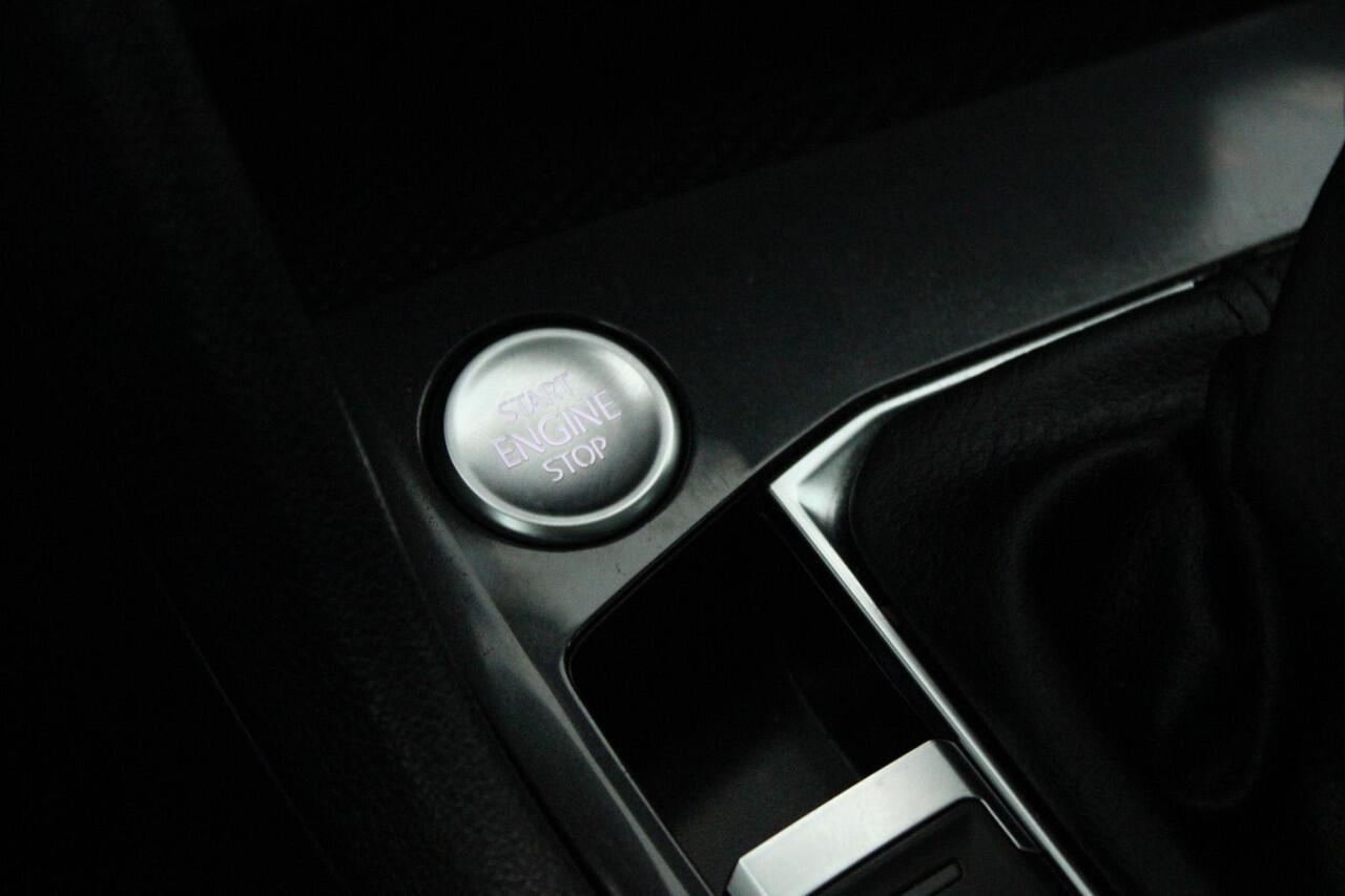 Volkswagen TIGUAN 1.5 TSI 150pk DSG Life Business Trekhaak Camera Keyless Virtual Cockpit Stoelverwarming Massage Navigatie