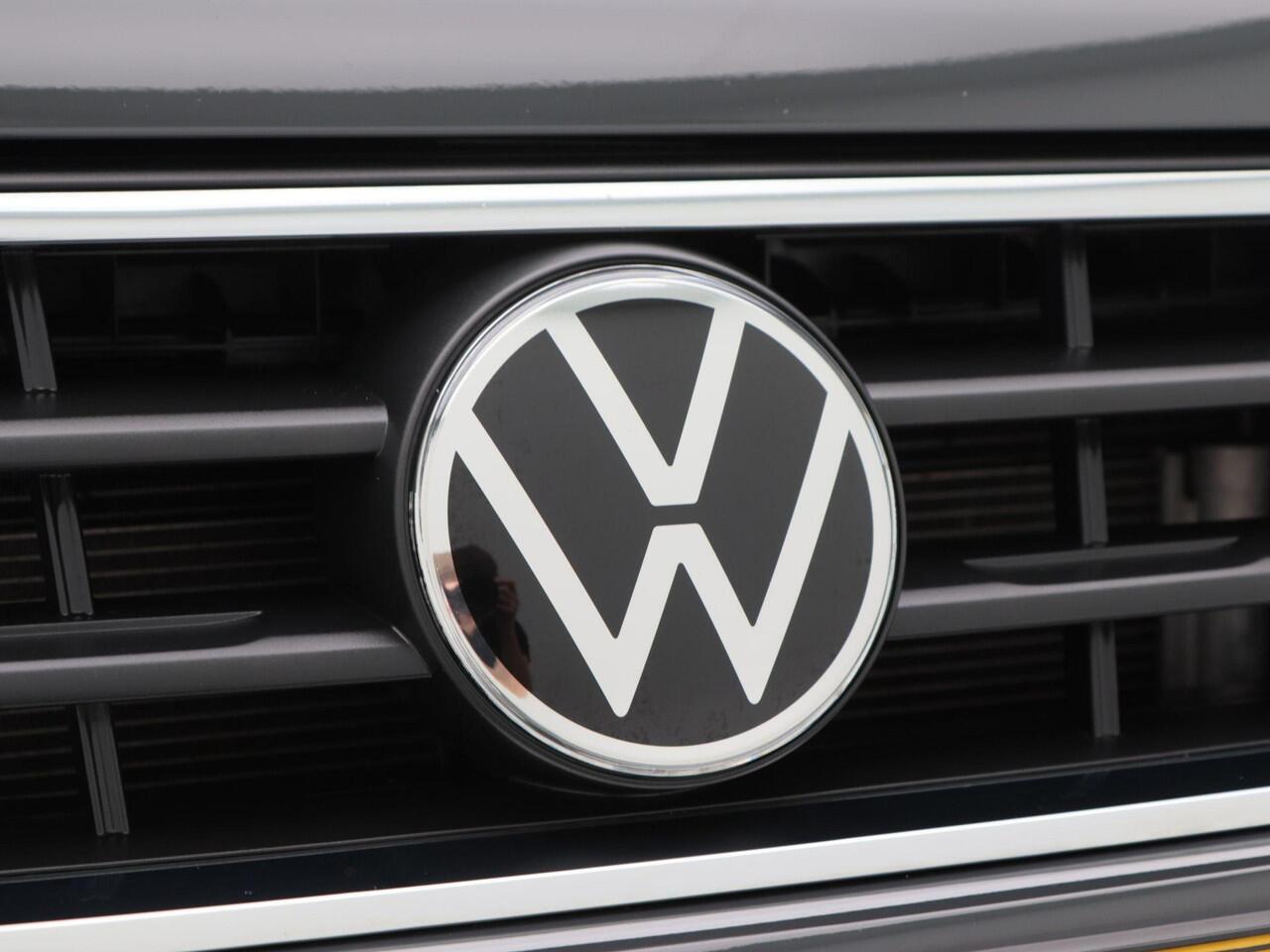 Volkswagen TIGUAN 1.4 TSi 245 Pk eHybrid Automaat Life | Adaptive Cruise | Camera | CarPlay | Climate | 18 Inch | Privacy Glass | 54.682 KM!!