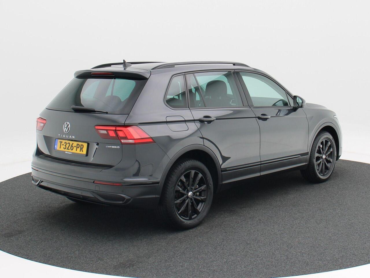 Volkswagen TIGUAN 1.4 TSi 245 Pk eHybrid Automaat Life | Adaptive Cruise | Camera | CarPlay | Climate | 18 Inch | Privacy Glass | 54.682 KM!!