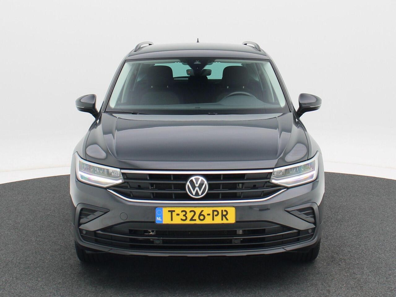 Volkswagen TIGUAN 1.4 TSi 245 Pk eHybrid Automaat Life | Adaptive Cruise | Camera | CarPlay | Climate | 18 Inch | Privacy Glass | 54.682 KM!!
