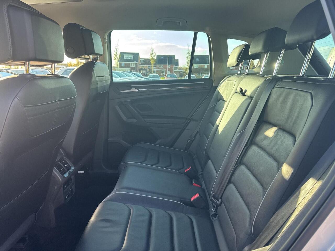 Volkswagen TIGUAN 1.4 TSI eHybrid Elegance 180 kw | SOH 90% | Trekhaak | Leder | PHEV | NAVI | A Camera |