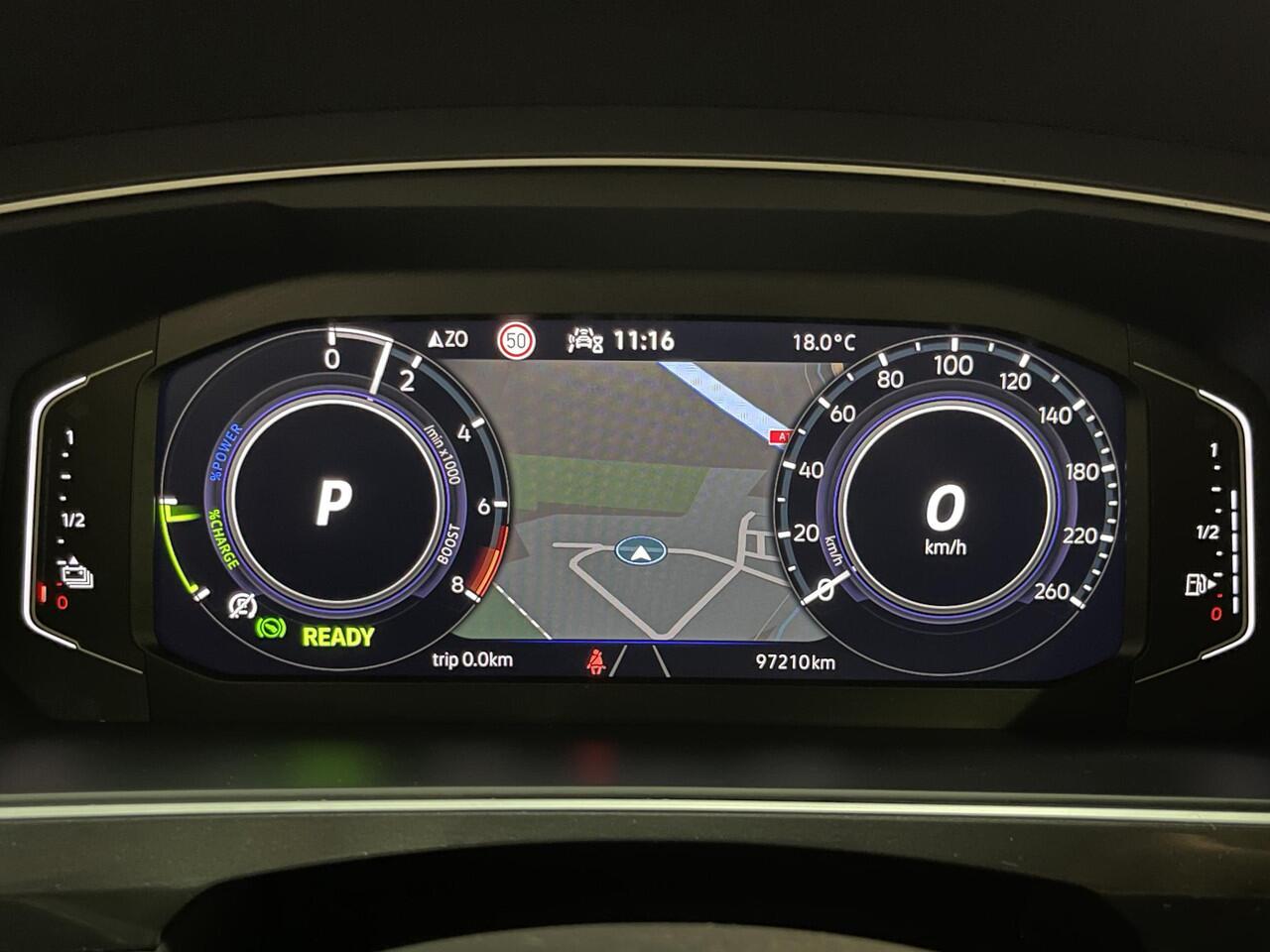 Volkswagen TIGUAN 1.4 TSI eHybrid R-Line Business+ 19"/Panoramadak/Trekhaak/Leder + memory/360 camera/Elektrische klep/Dodehoek/Stuur + stoelverwarming