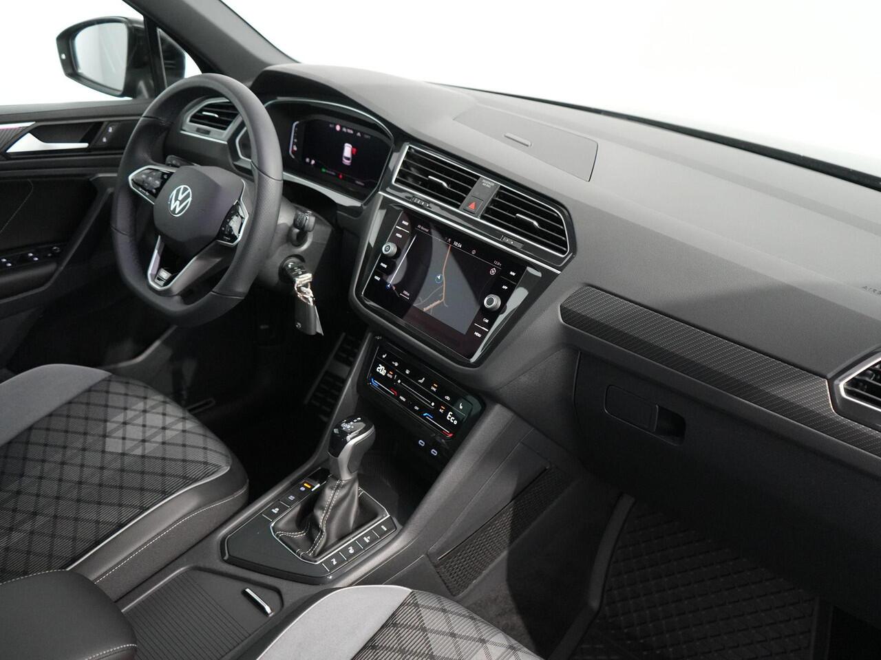 Volkswagen TIGUAN 1.4 TSI eHybrid R-Line Business+ | Trekhaak | Carplay | Camera | Matrix IQ |