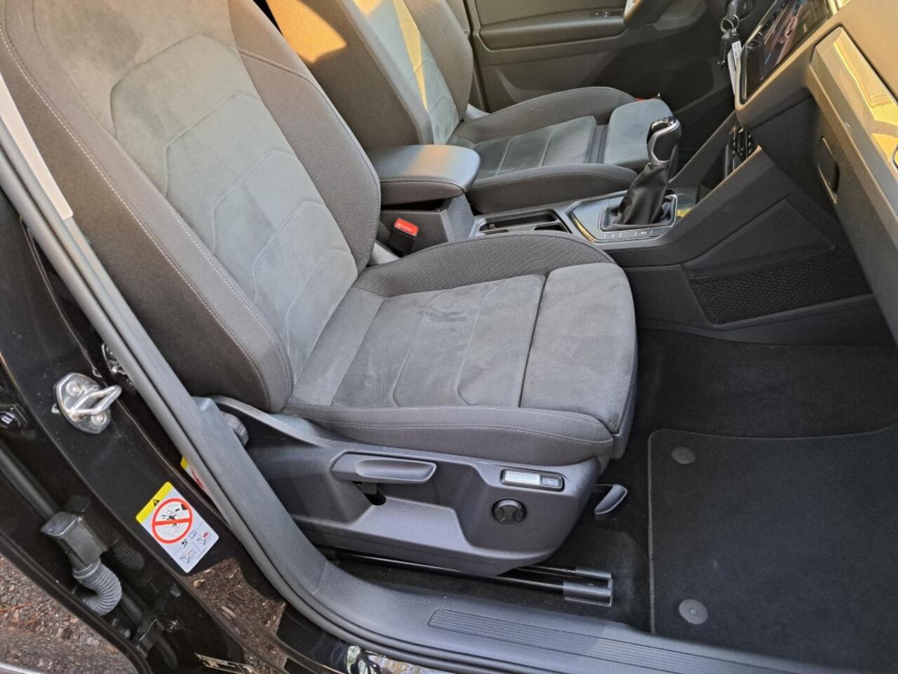 Volkswagen TIGUAN 1.5 TSI 130 Pk Highline Bs Alcantara Ecc Nav. Apple Carplay 6 Bak