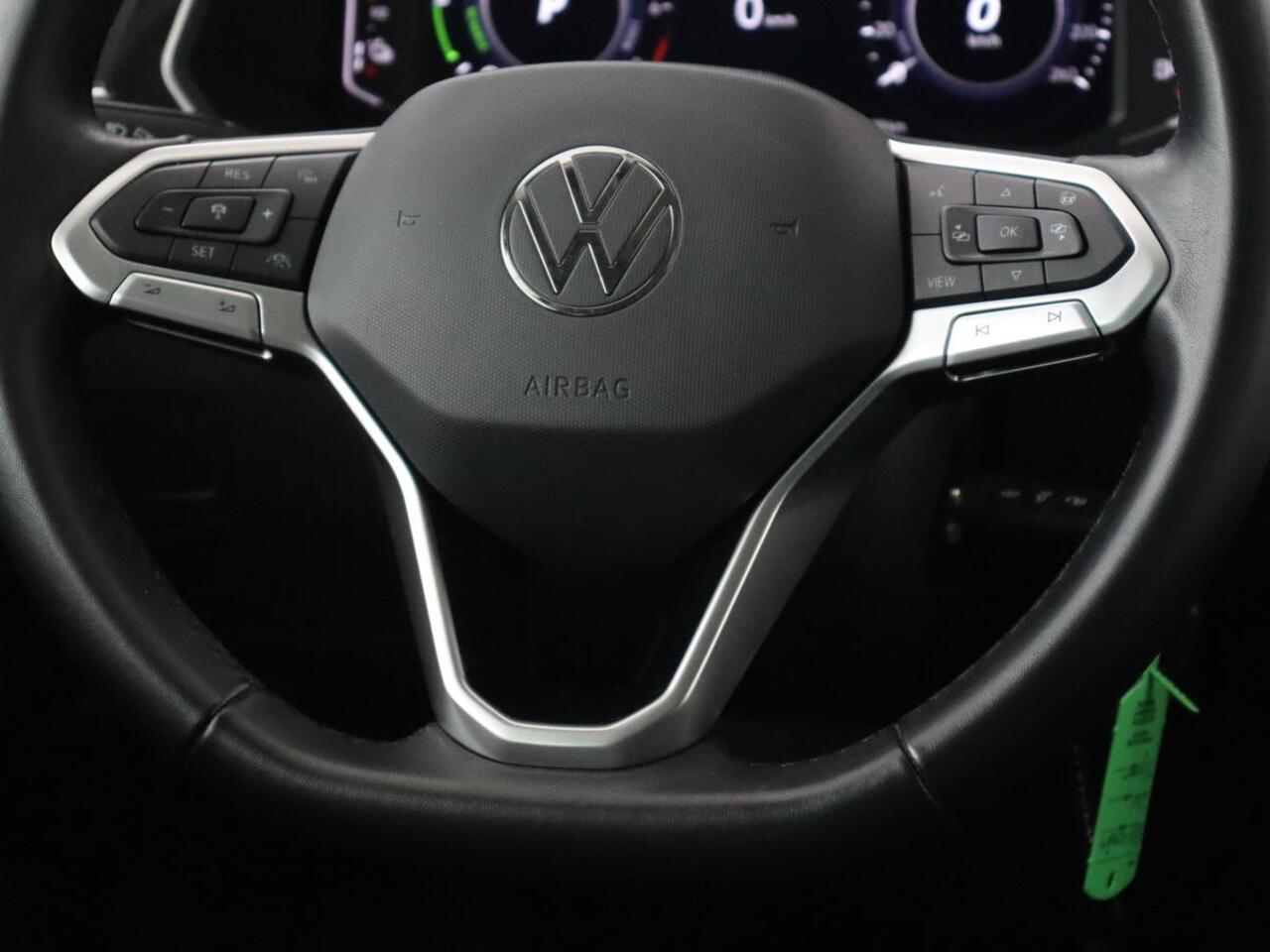 Volkswagen TIGUAN 1.4 TSI eHybrid Style | Stoelverwarming | Camera | Adaptive cruise | Carplay | Sfeerverlichting | Full LED | Navigatie | Park Assist | DAB | Stuurverwarming | PHEV | Plug In