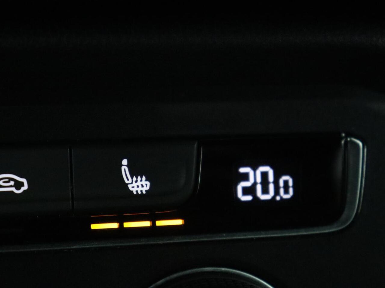 Volkswagen TIGUAN Allspace 1.5 TSI R Line 7-Persoons | Panoramadak | Stoelverwarming | Trekhaak | Massage | Keyless | 19'' | Camera | Carplay | Adaptive cruise | Full LED | Navigatie