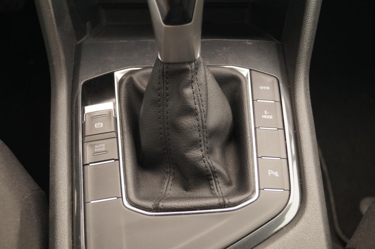 Volkswagen TIGUAN 1.4 TSI DSG eHybrid Plug-in Life Edition -NAVI-ECC-