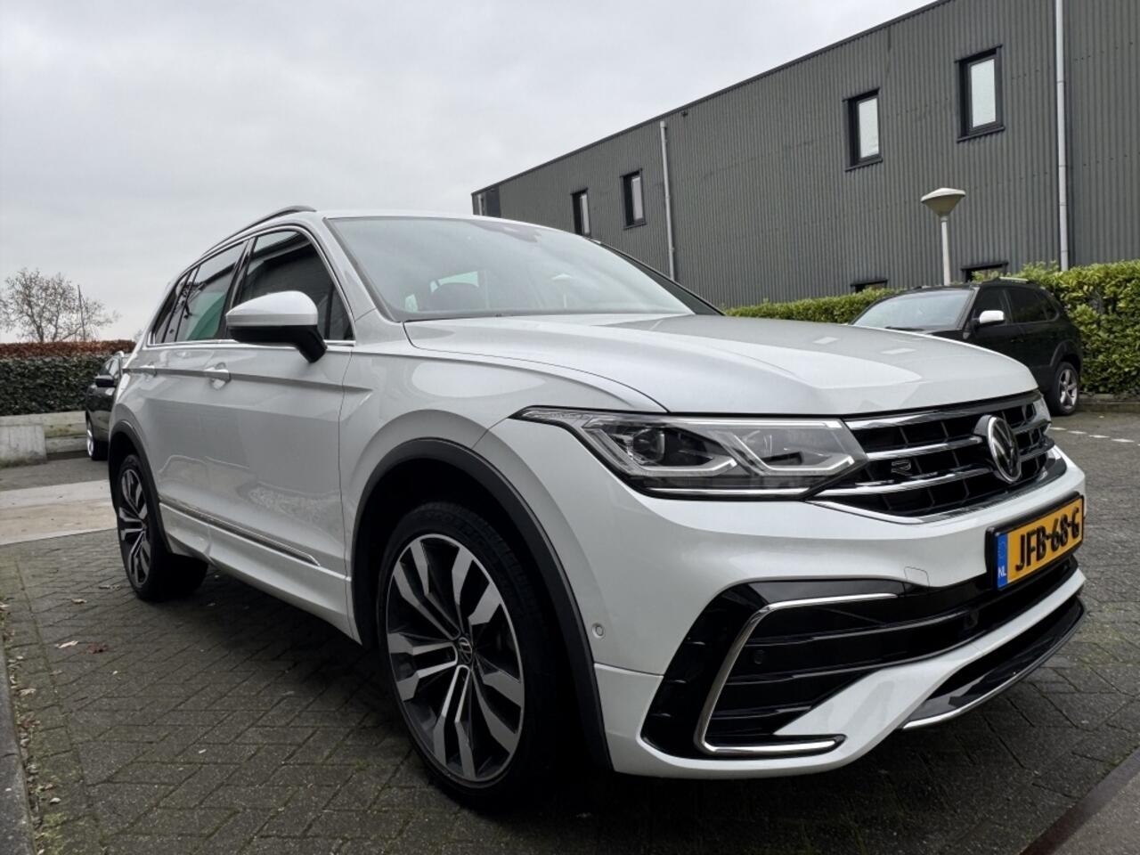 Volkswagen TIGUAN 1.4 TSI eHy R-Line Led 20inch sfeerverlichting Vol