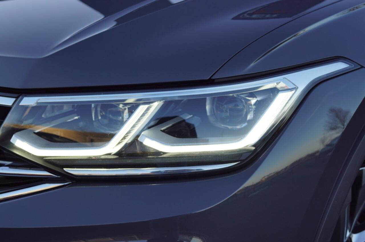 Volkswagen TIGUAN 1.5 TSI DSG R-Line / Leer /elekt. stoelen/ Panodak / IQ Led Matrix / Camera/ App-Connect