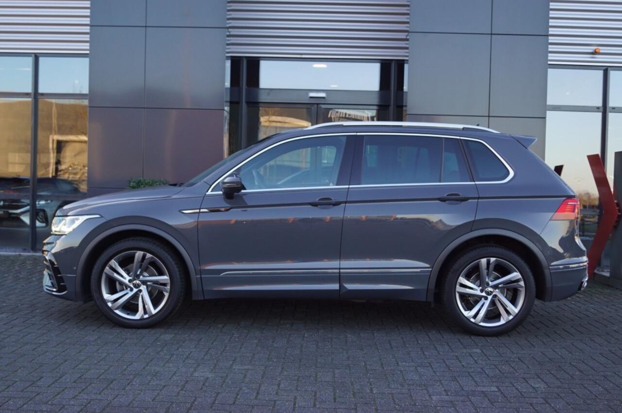Volkswagen TIGUAN 1.5 TSI DSG R-Line / Leer /elekt. stoelen/ Panodak / IQ Led Matrix / Camera/ App-Connect