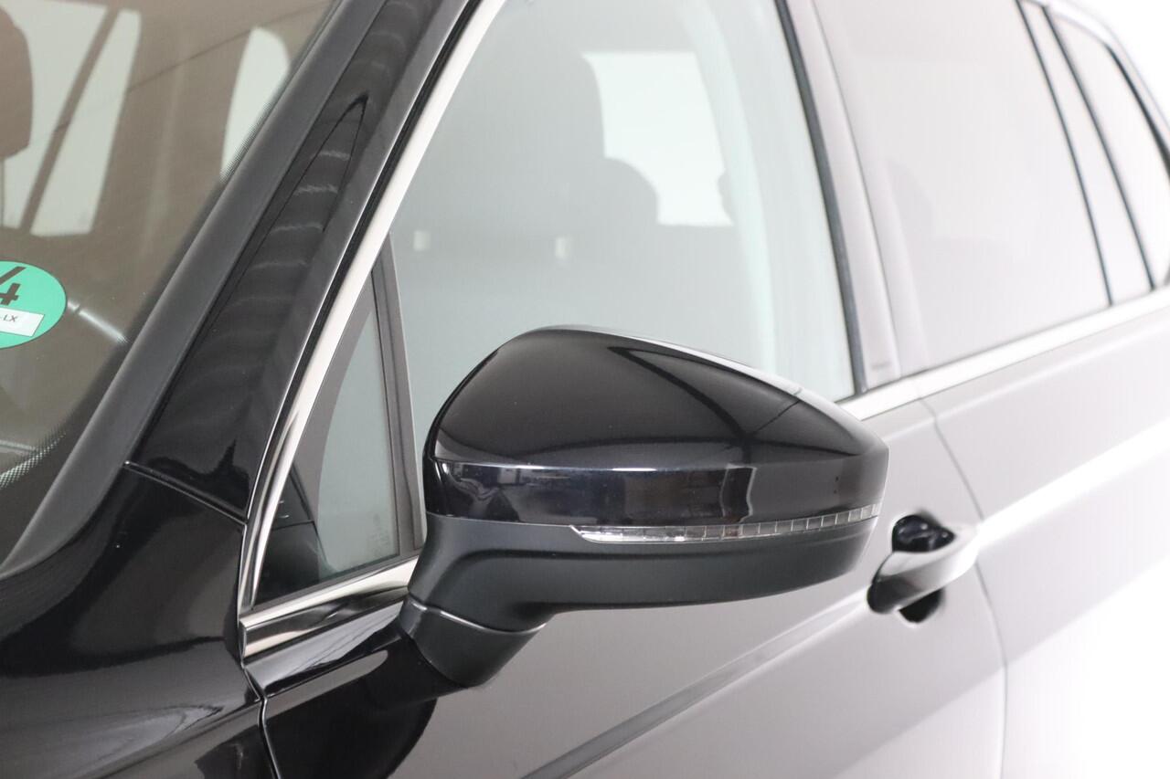 Volkswagen TIGUAN Allspace 1.5 TSI, Comfortline, 7-Persoons, Trekhaak, Stoelverwarming, ACC, Apple Carplay/ Android Auto, LED, Stoel Verwarming, Keyless, Navigatie,