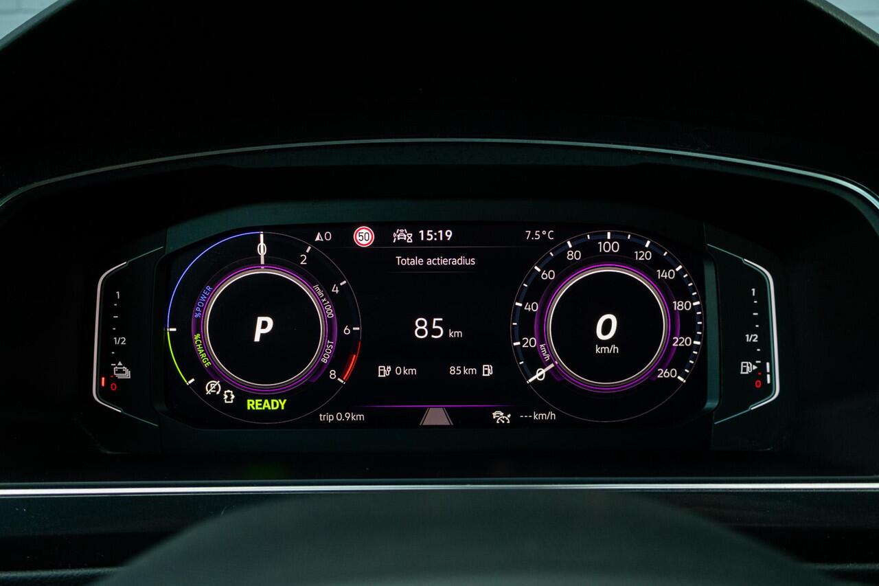 Volkswagen TIGUAN 1.4 TSI R-LINE IQ-LIGHTS|TREKHAAK|AUTOPARK|PlugIn|Carplay/android