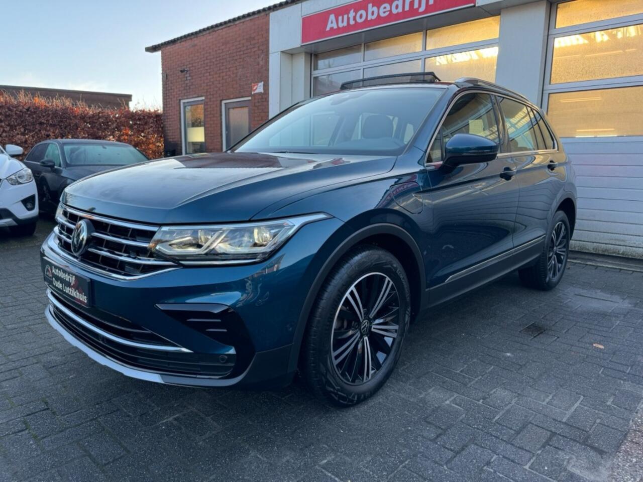 Volkswagen TIGUAN 1.4TSI eHybrid 245PK Elegance IQ-Light Virtual Camera ACC Trekhaak Navi