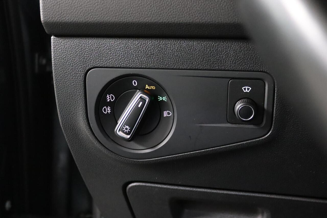 Volkswagen TIGUAN Allspace 1.5 TSI, 2x R-line, Blackstyle, 7-Persoons, Panoramadak, Head-up Display, ACC, Apple CarPlay/Android Auto, Digitale Cockpit, Stoelverwarming,