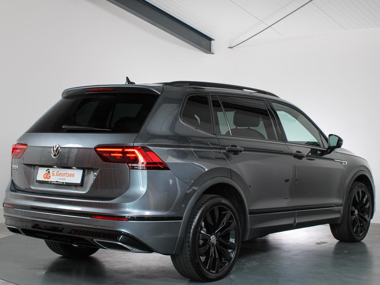 Volkswagen TIGUAN Allspace 1.5 TSI, 2x R-line, Blackstyle, 7-Persoons, Panoramadak, Head-up Display, ACC, Apple CarPlay/Android Auto, Digitale Cockpit, Stoelverwarming,