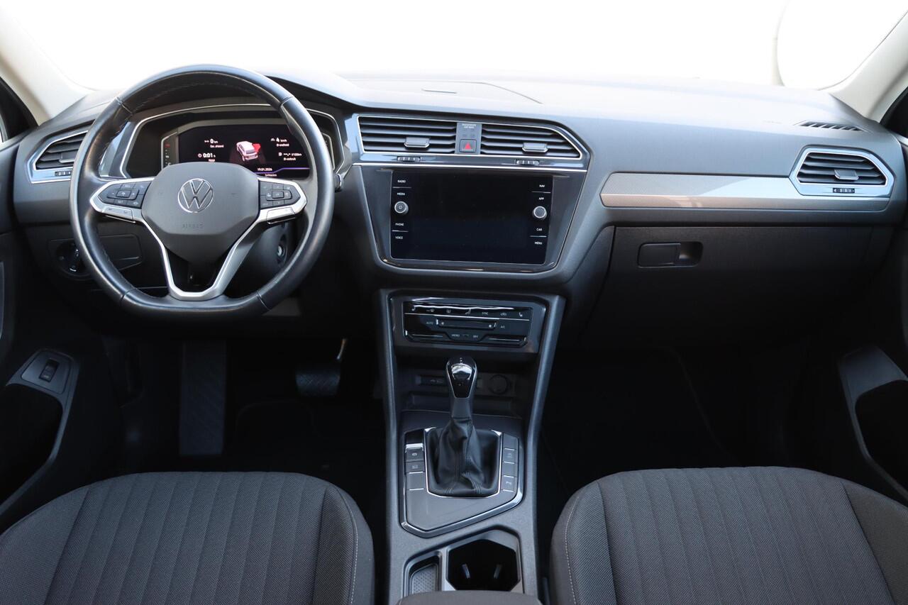 Volkswagen TIGUAN Allspace 1.5 TSI Life Business 150pk DSG7 Panoramadak | Stoel+Stuurverwarming | Camera | IQ. Drive