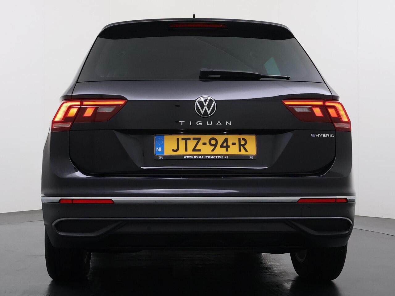 Volkswagen TIGUAN 1.4 TSI eHybrid VAN ¤29.900,- NU VOOR SLECHTS ¤26.877,- Uw LENTEVOORDEEL ¤3.023,- |PHEV| ELEK. ACHTERKLEP| DIGITAL DASH| ADAPTIVE CRUISE| RIJKLAAR INCL. 12 MND BOVAG GARANTIE