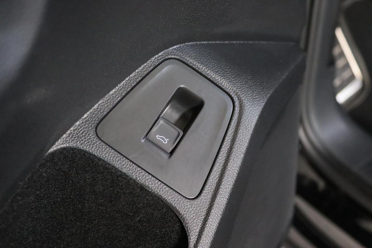 Volkswagen TIGUAN Allspace 1.5 TSI R-Line Business+ 7-Persoons, Panoramadak, IQ Light, ACC, Harman/Kardon