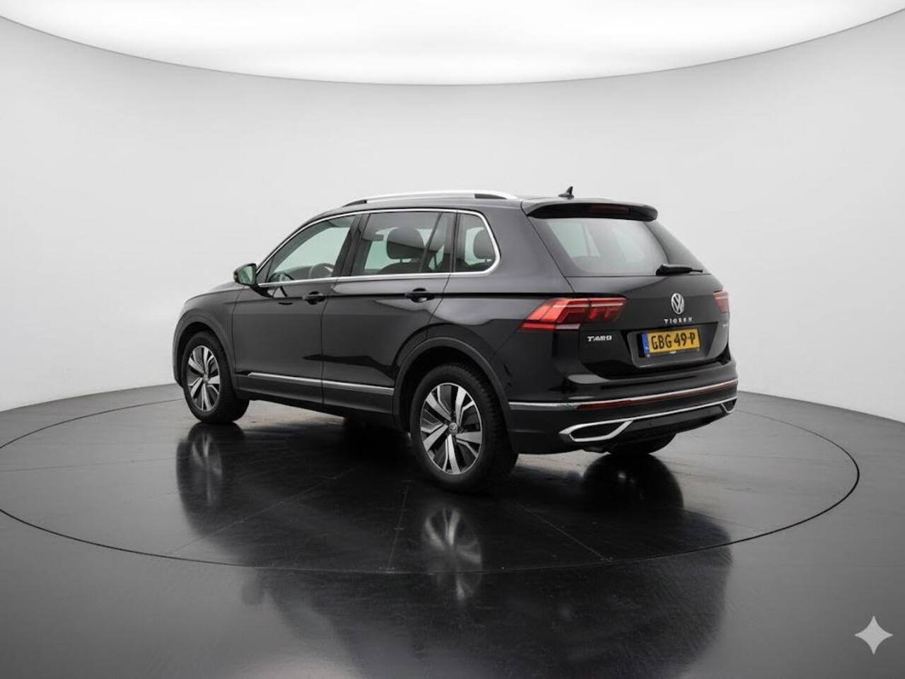 Volkswagen TIGUAN 1.4 TSI eHybrid Elegance Business+ Automaat |Trekhaak | Digitale tellerklok | Camera | Schuif/kanteldak | Cruise | PDC | Navigatie | Stoelverwarming