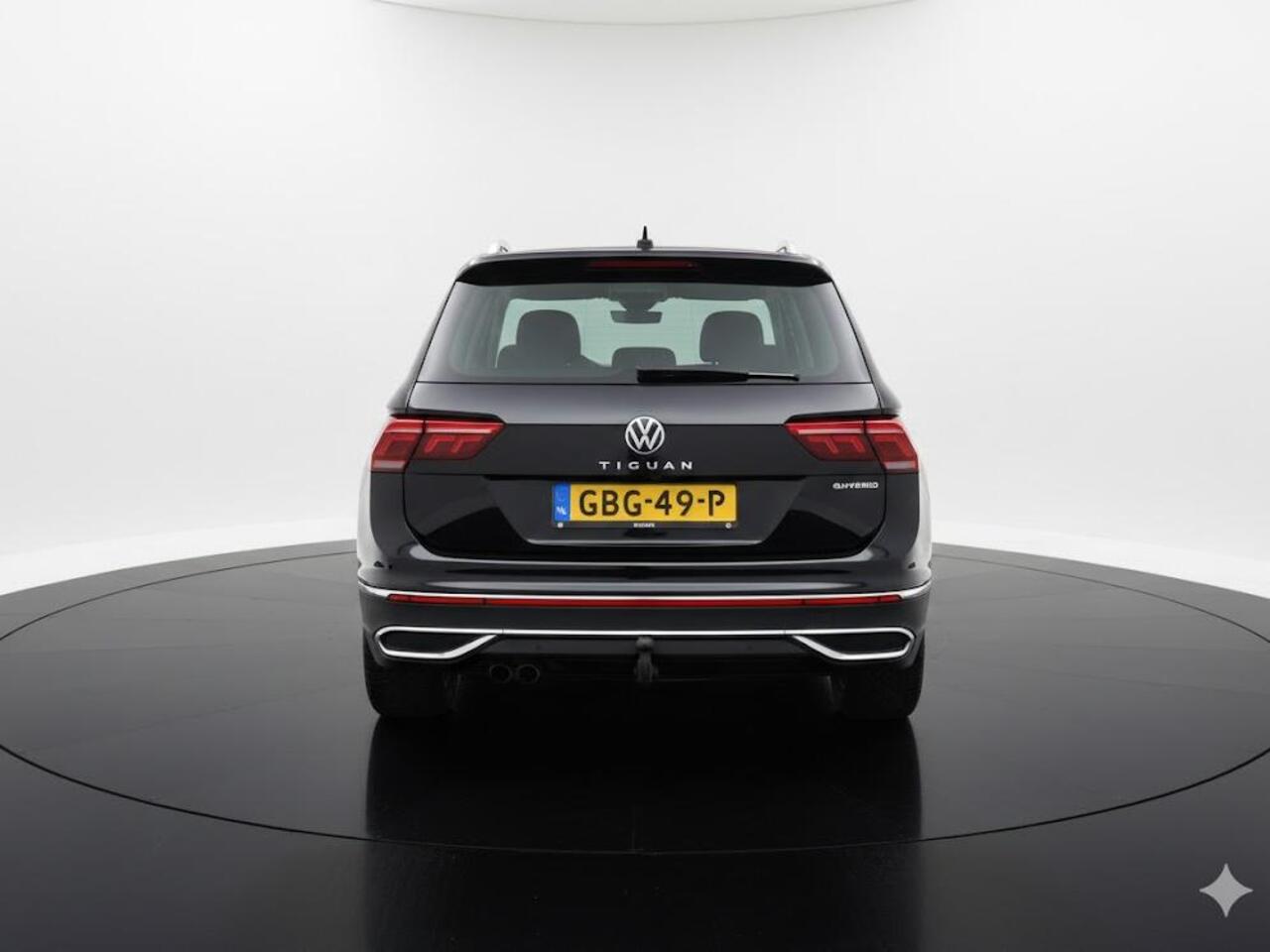 Volkswagen TIGUAN 1.4 TSI eHybrid Elegance Business+ Automaat |Trekhaak | Digitale tellerklok | Camera | Schuif/kanteldak | Cruise | PDC | Navigatie | Stoelverwarming