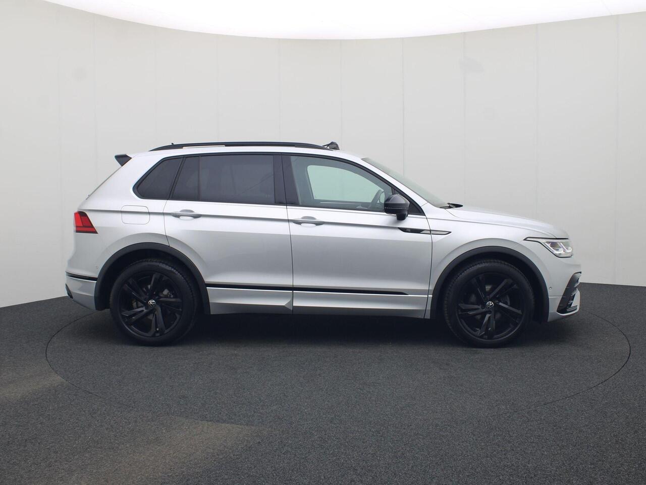 Volkswagen TIGUAN 1.5TSI/150PK R Line Black Style DSG · Panoramadak · Trekhaak · Apple/Android Car Play · Stoelverwarming ·