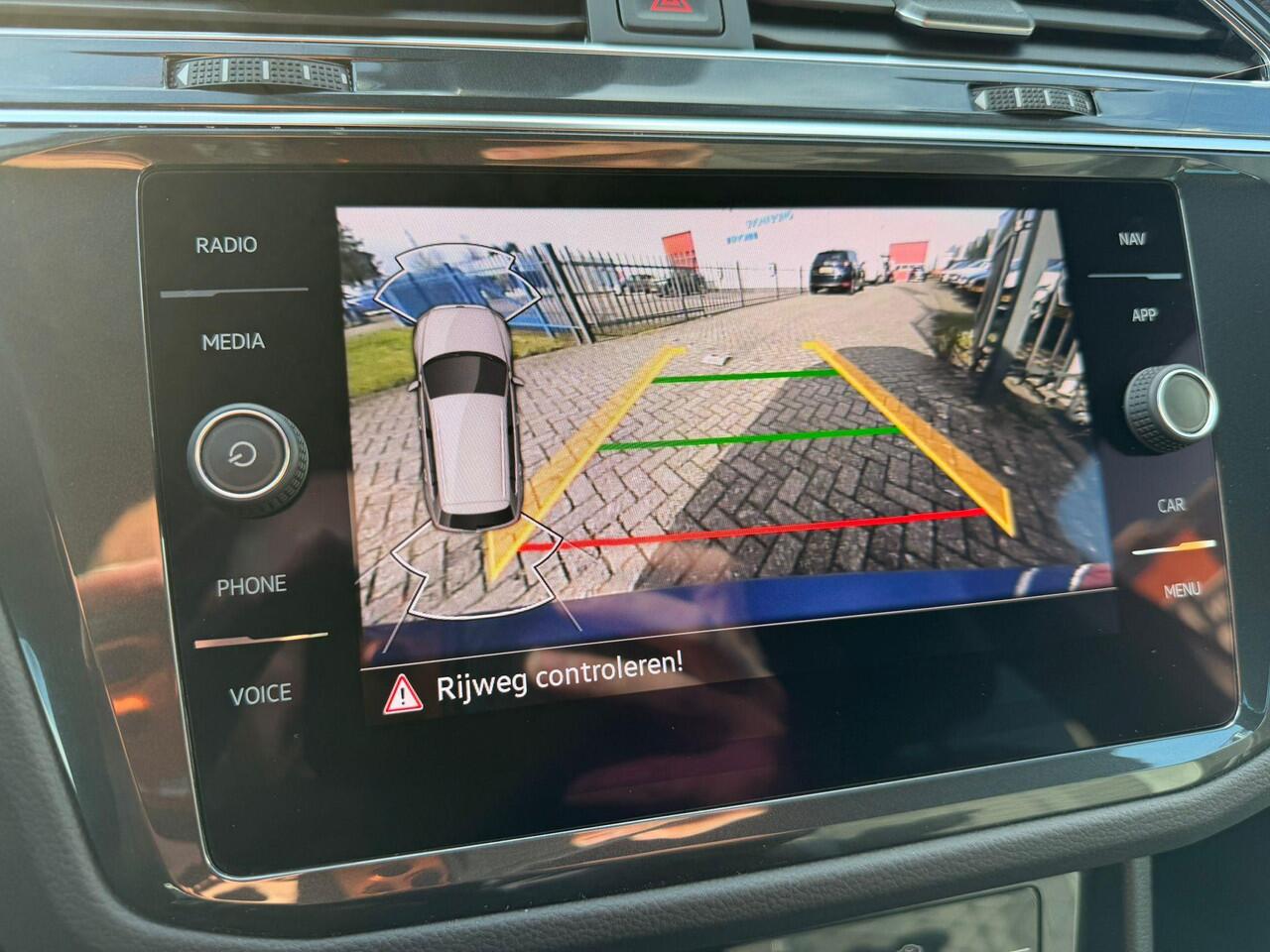 Volkswagen TIGUAN 1.5 TSI R-LINE CARPLAY/NAVI/SIDE ASSIST