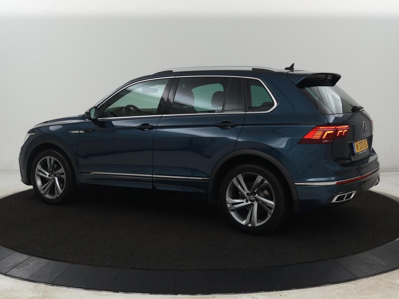 Volkswagen TIGUAN 1.5 TSI R-Line | Stoelverwarming | Adaptive cruise | Matrix LED | Keyless | 19'' | Parkeerhulp | Virtual Cockpit | Carplay | Navigatie | Climate control