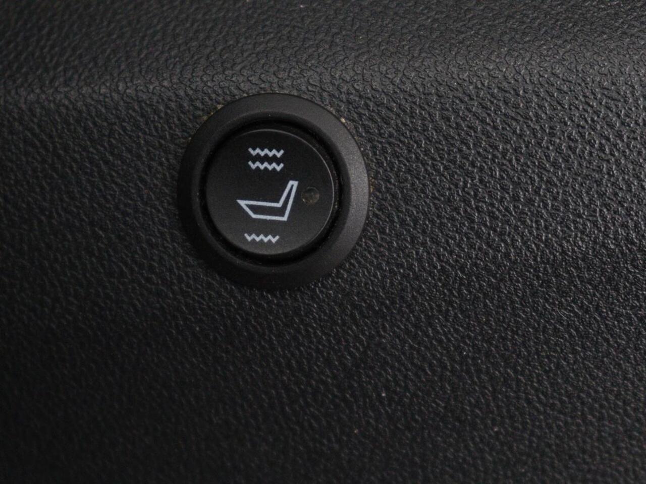 Volkswagen TIGUAN 1.5 TSI R-Line | Stoelverwarming | Adaptive cruise | Matrix LED | Keyless | 19'' | Parkeerhulp | Virtual Cockpit | Carplay | Navigatie | Climate control