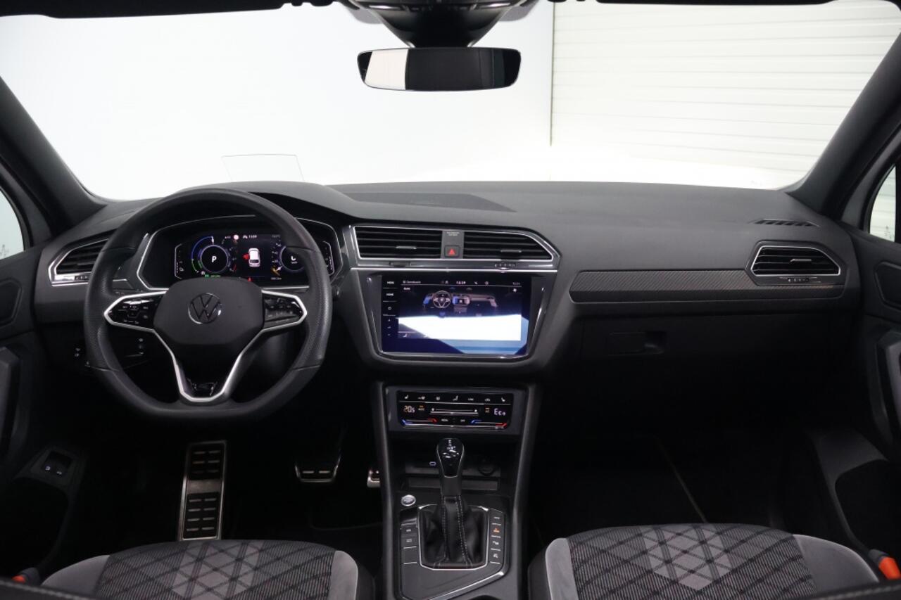 Volkswagen TIGUAN 1.4 TSI eHybrid R Business+ | Panoramdak | Trekhaak | Head Up