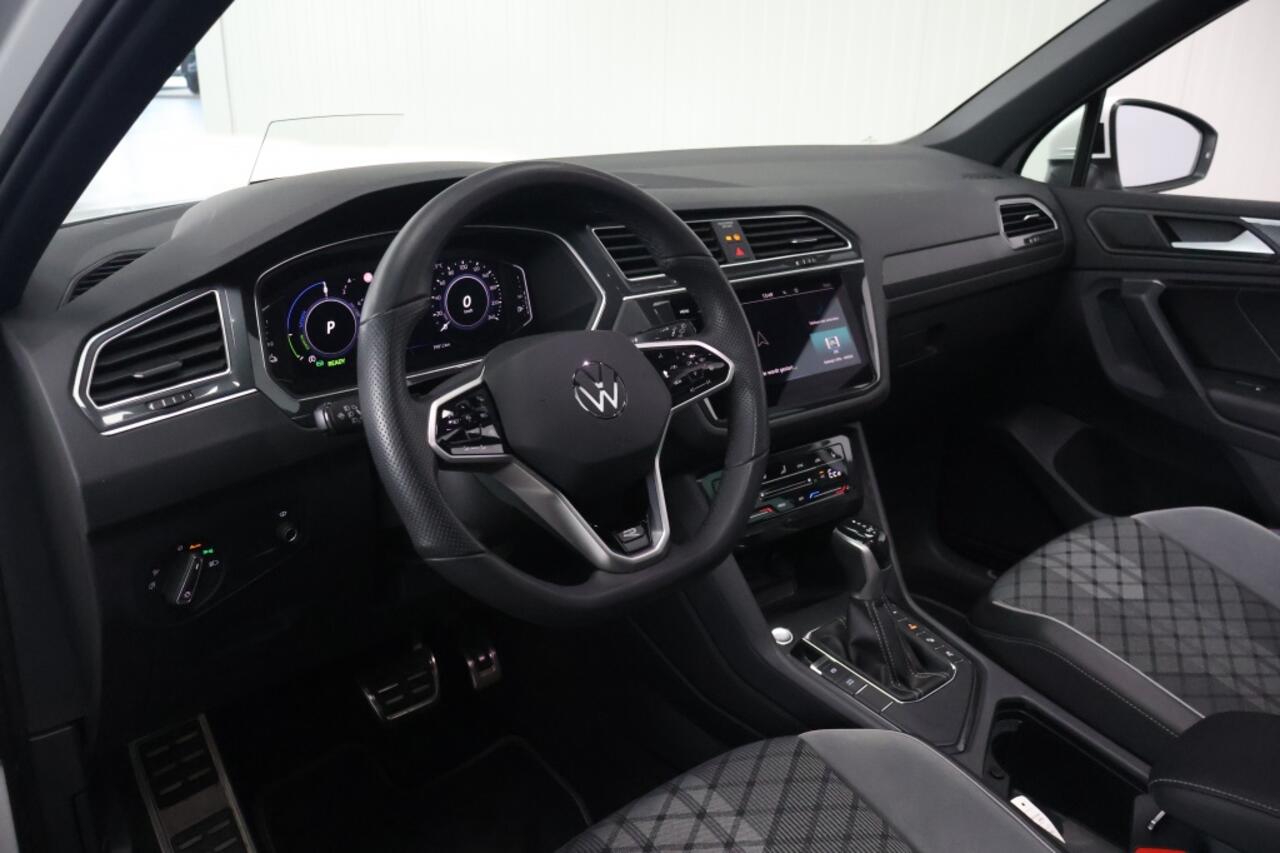 Volkswagen TIGUAN 1.4 TSI eHybrid R Business+ | Panoramdak | Trekhaak | Head Up