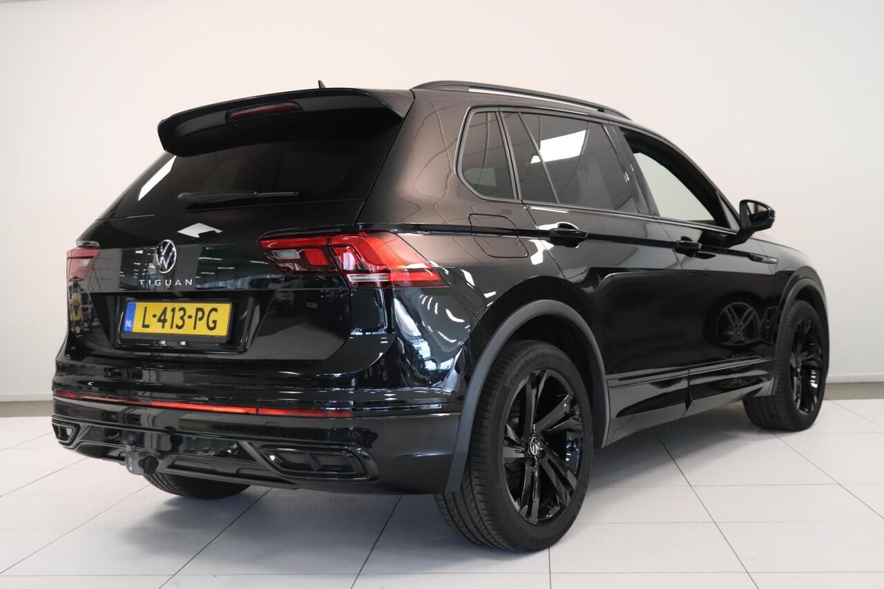 Volkswagen TIGUAN 1.5 TSI R-Line | Matrix LED | Black style | Trekhaak | AppleCarplay AndroidAuto Navigatie |