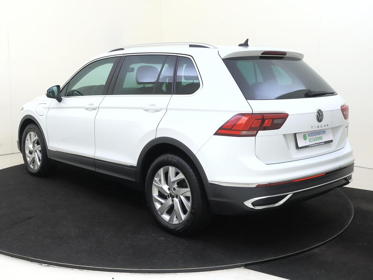 Volkswagen TIGUAN 1.4 TSI eHybrid Elegance | SoH 92% | Trekhaak | Stoel- en stuurwielverwarming | Digital cockpit Pro | Navigatie | Adaptieve cruise control | LED matrix verlichting | CarPlay |
