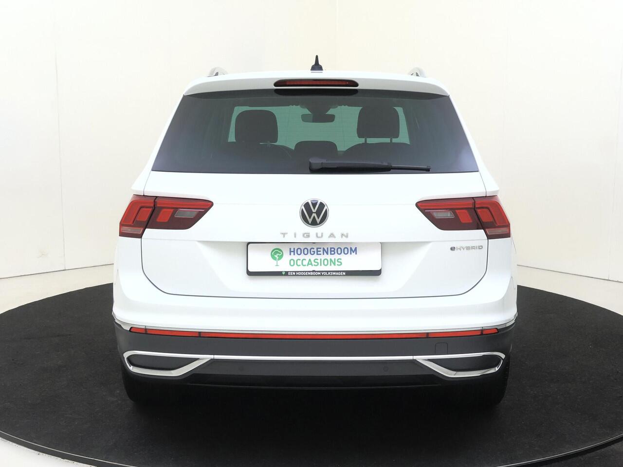 Volkswagen TIGUAN 1.4 TSI eHybrid Elegance | SoH 92% | Trekhaak | Stoel- en stuurwielverwarming | Digital cockpit Pro | Navigatie | Adaptieve cruise control | LED matrix verlichting | CarPlay |