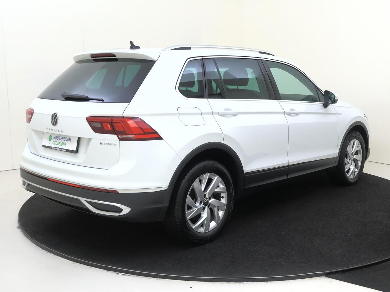 Volkswagen TIGUAN 1.4 TSI eHybrid Elegance | SoH 92% | Trekhaak | Stoel- en stuurwielverwarming | Digital cockpit Pro | Navigatie | Adaptieve cruise control | LED matrix verlichting | CarPlay |