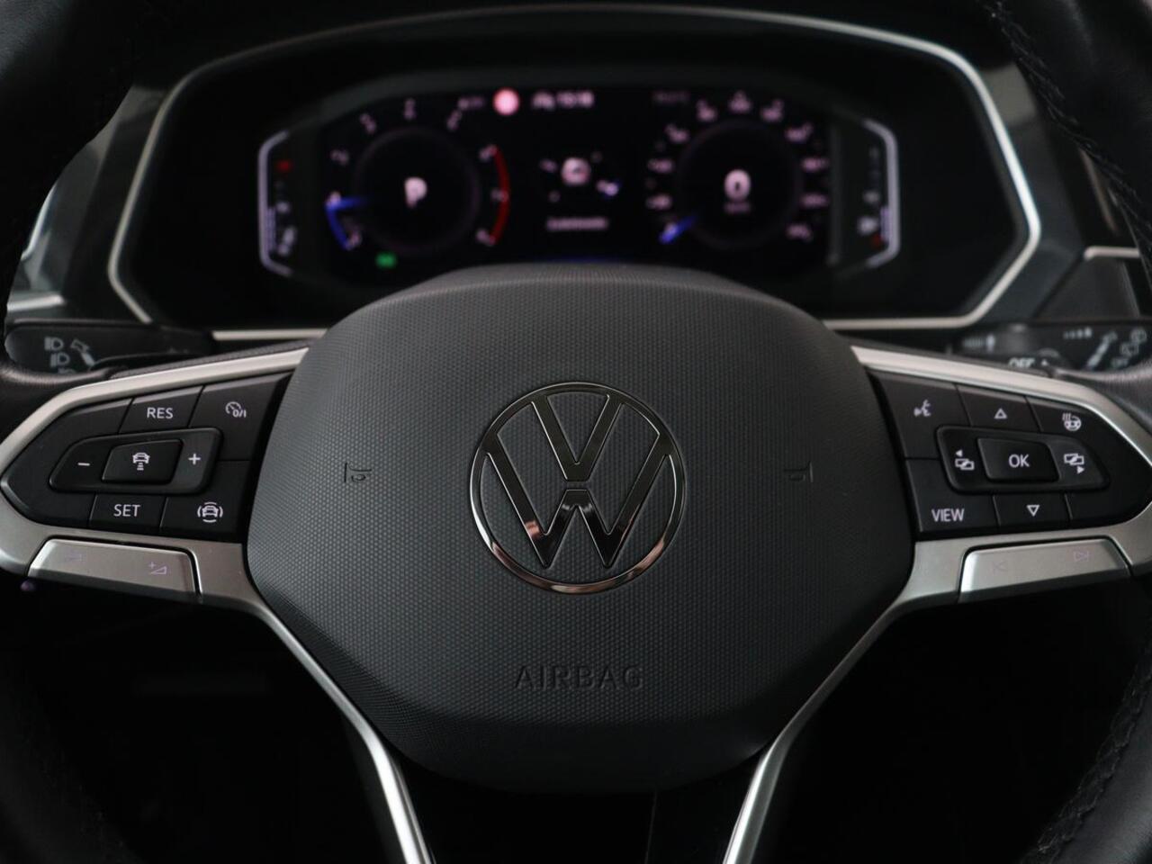 Volkswagen TIGUAN 1.5 TSI Life Business | Stoelverwarming | Massage | Virtual Cockpit | Carplay | Navigatie | Keyless | Adaptive cruise | Parkeerhulp | Full LED | Climate control