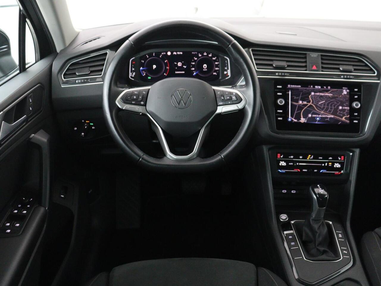 Volkswagen TIGUAN 1.5 TSI Life Business | Stoelverwarming | Massage | Virtual Cockpit | Carplay | Navigatie | Keyless | Adaptive cruise | Parkeerhulp | Full LED | Climate control