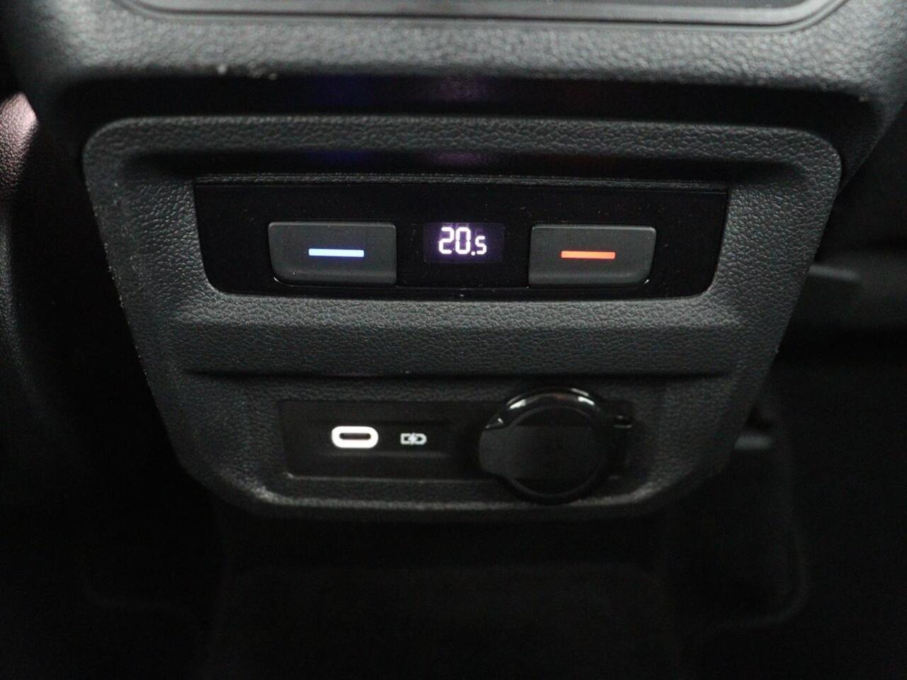 Volkswagen TIGUAN 1.5 TSI Life Business | Stoelverwarming | Massage | Virtual Cockpit | Carplay | Navigatie | Keyless | Adaptive cruise | Parkeerhulp | Full LED | Climate control