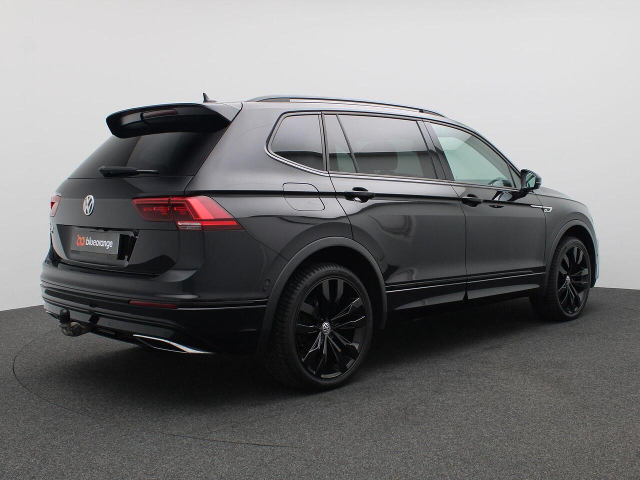 Volkswagen TIGUAN Allspace 1.5 TSI Highline Business R 7p. 150PK DSG R-line, Trekhaak, 20", Black Style, Head-Up Display, Achteruitrijcamera, Alarm, Keyless